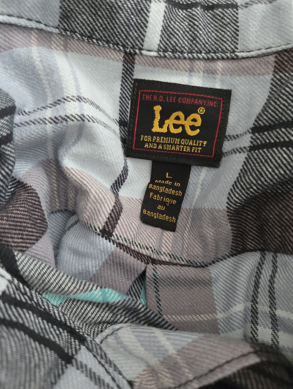 Lee Button-Up Long Sleeve Shirt - LARGE - Picture 3 of 4